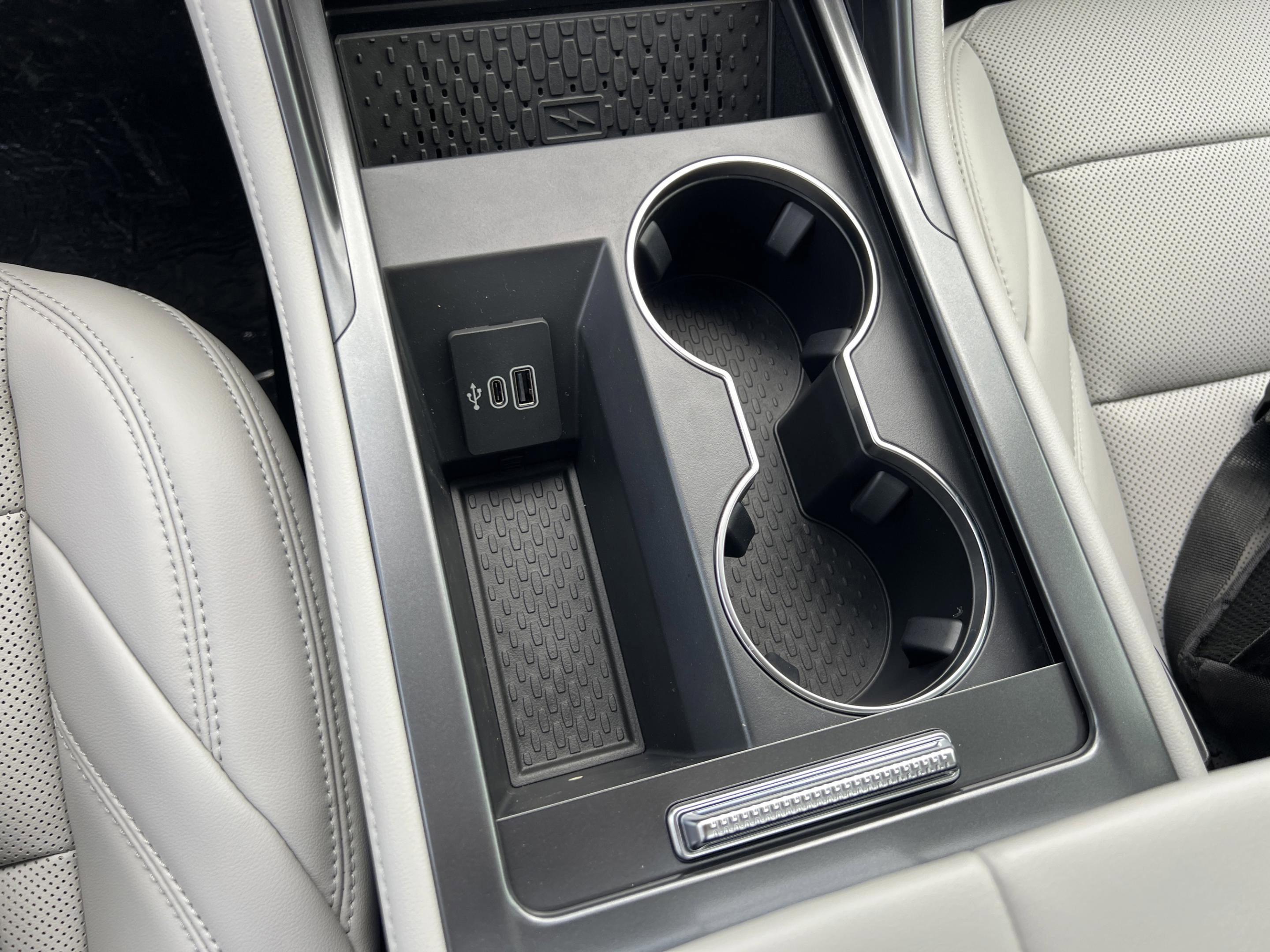 New 2026 Lincoln Nautilus Premier w/ Equipment Group 102A AWD/4WD image 17