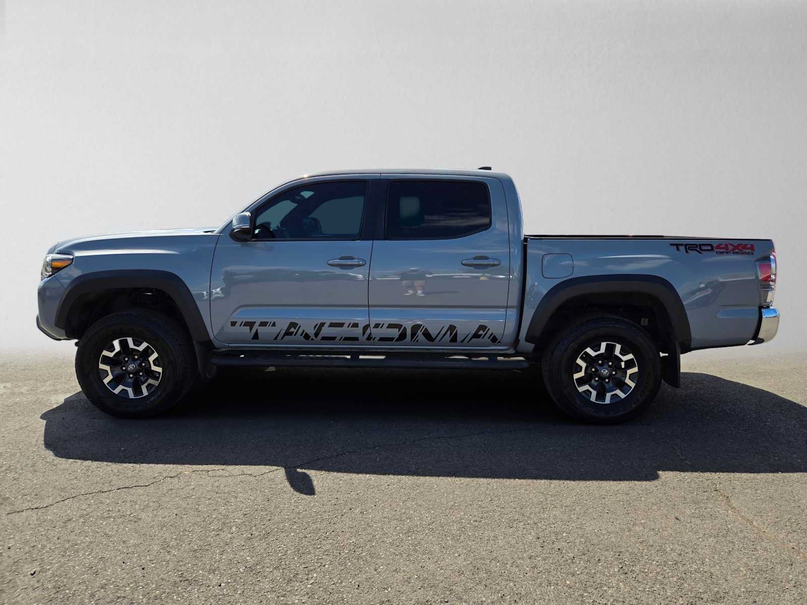 Certified 2020 Toyota Tacoma TRD Off-Road AWD/4WD image 7