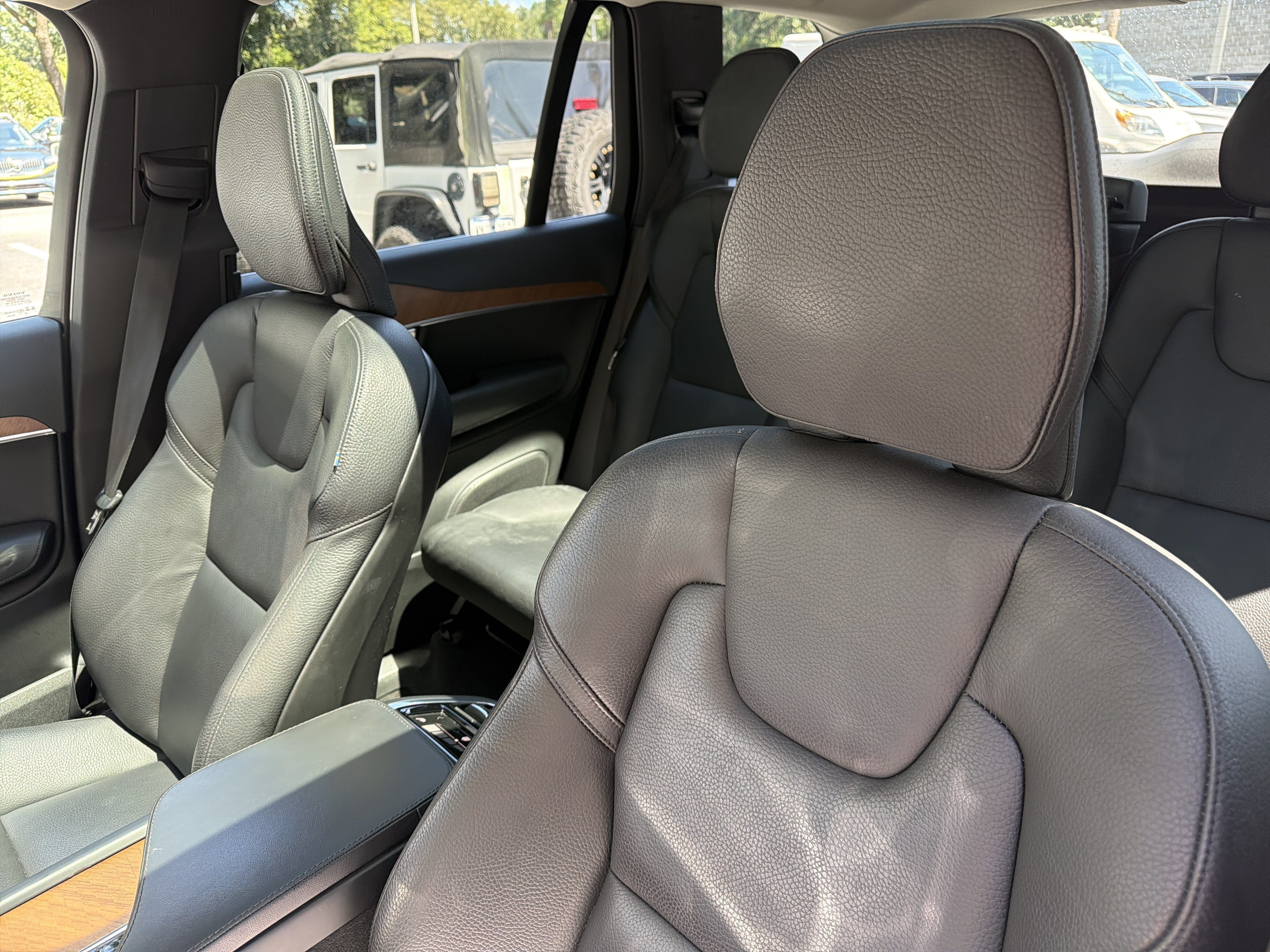Used 2023 Volvo XC90 B6 Plus AWD/4WD image 17