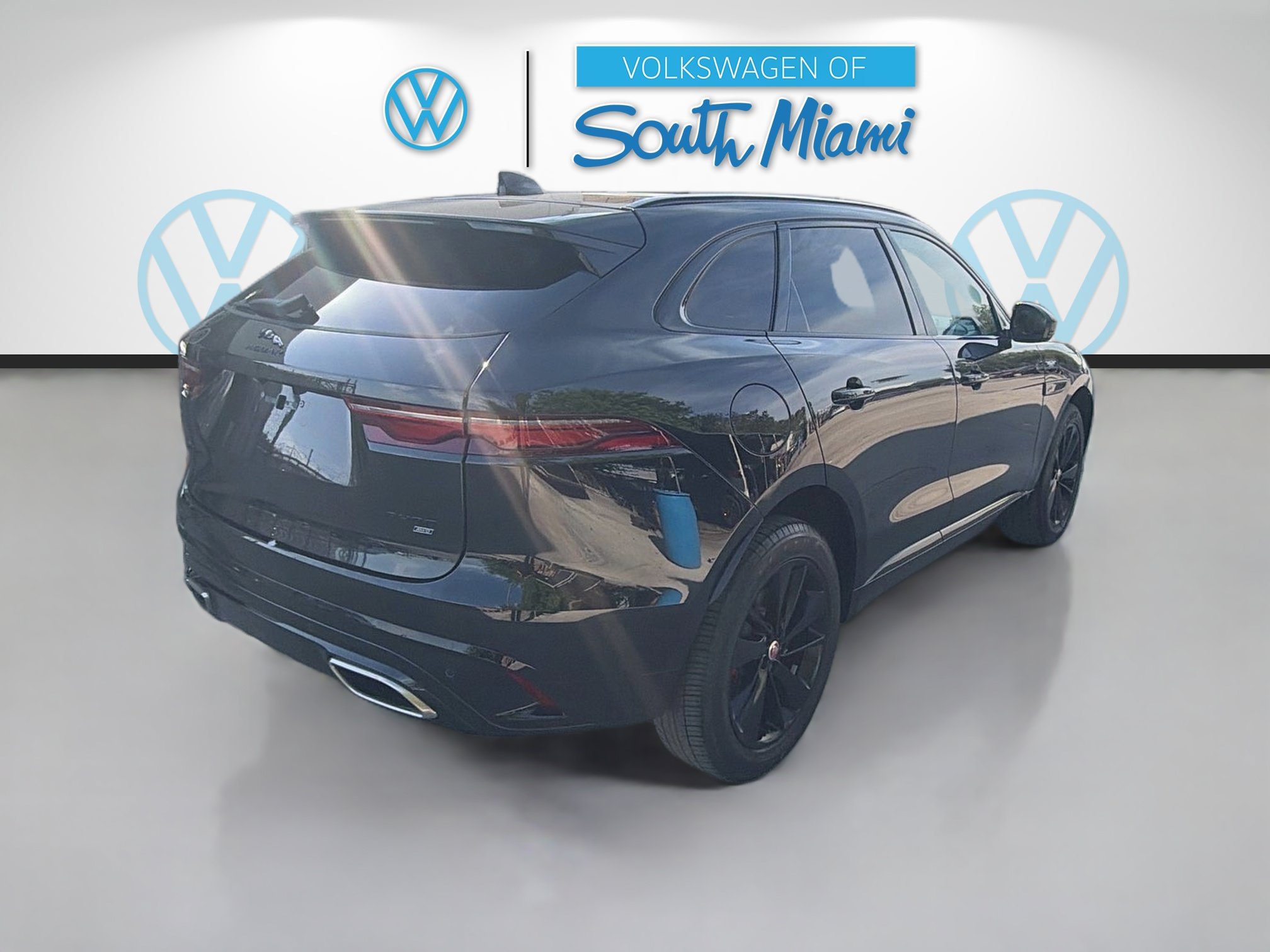 Used 2023 Jaguar F-PACE R-Dynamic S AWD/4WD image 7