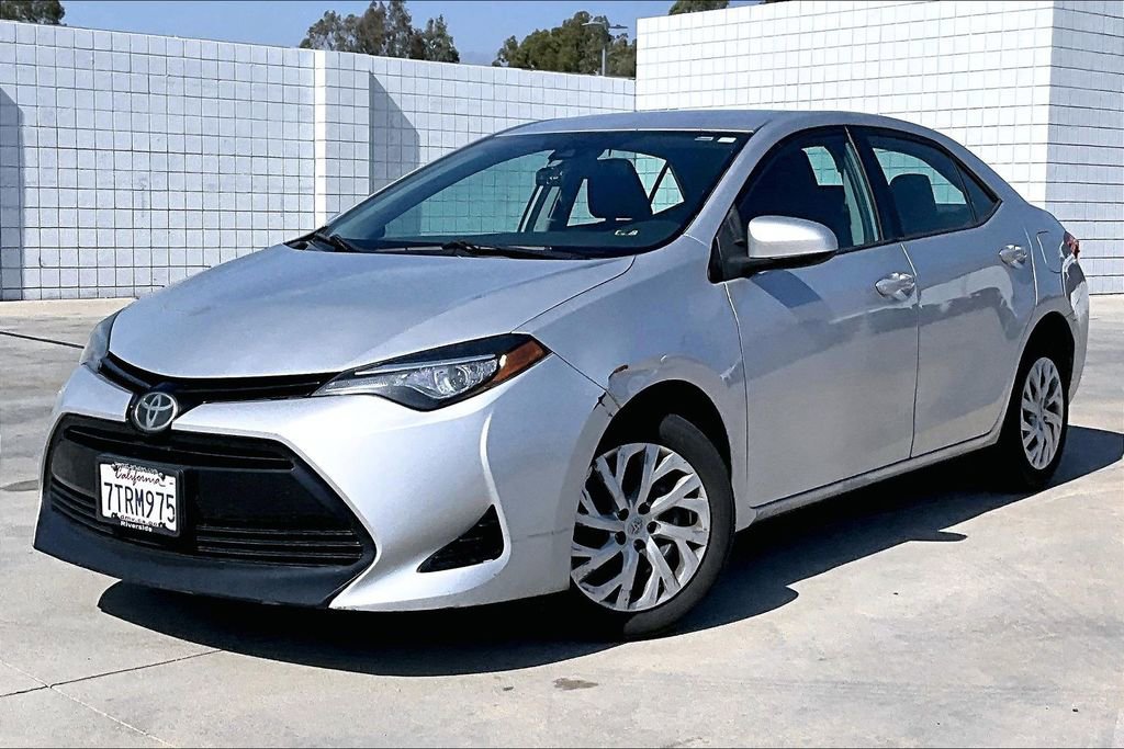 Used 2017 Toyota Corolla XSE FWD image 2