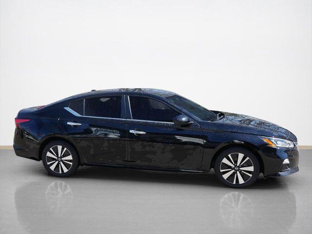 Certified 2022 Nissan Altima 2.5 SV FWD image 2