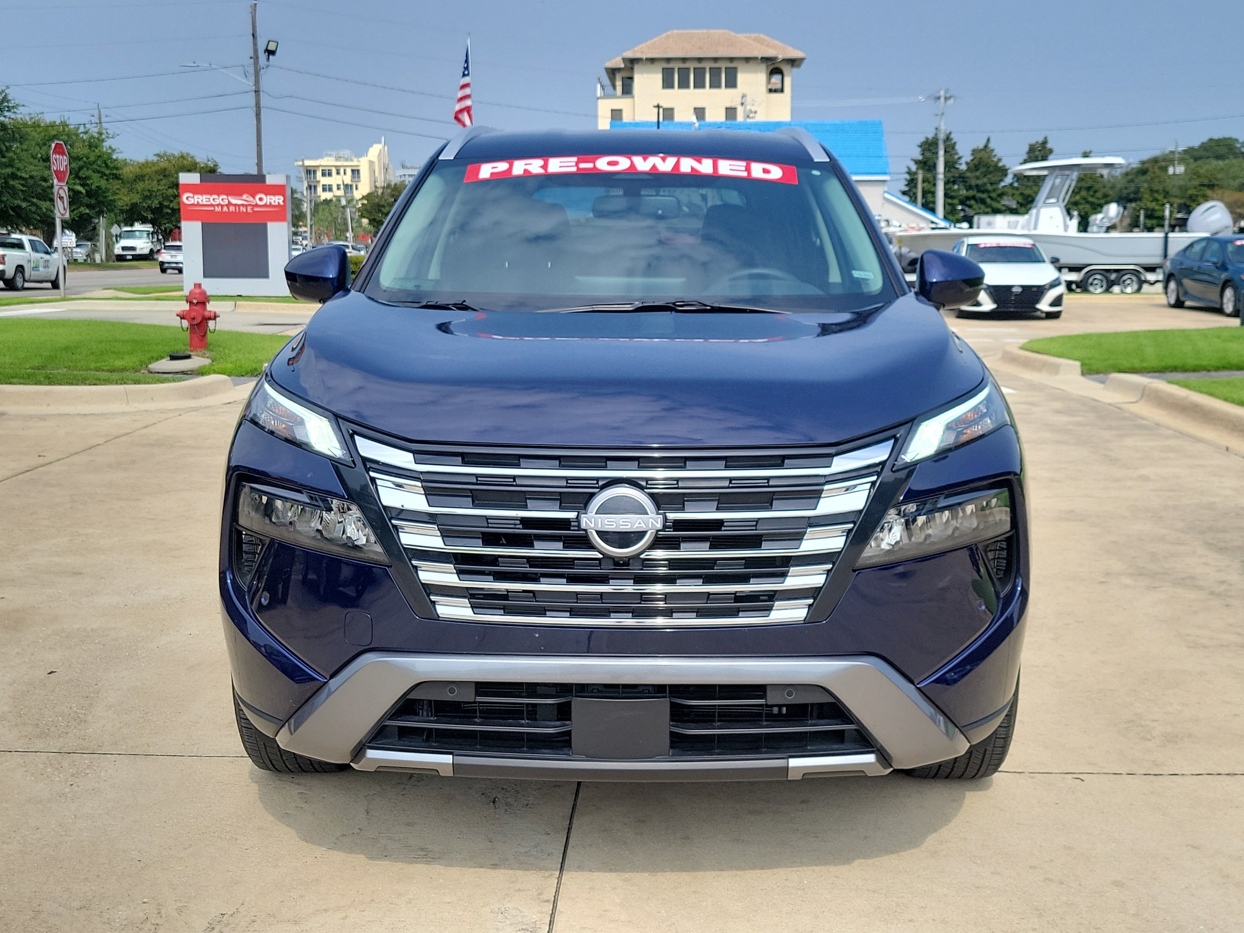 Used 2026 Nissan Rogue SL FWD image 8