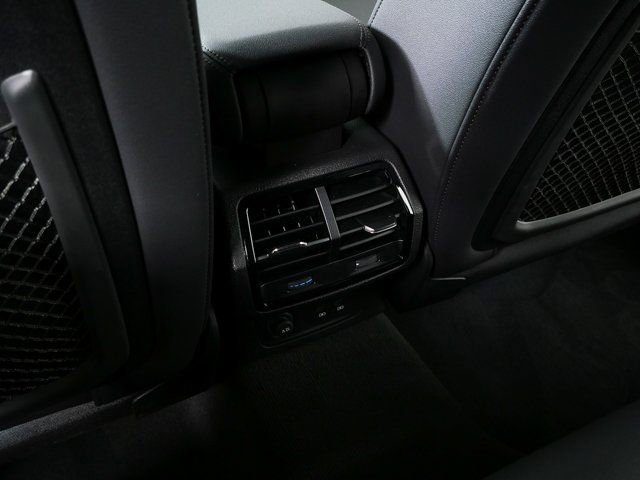 Certified 2025 Audi Q3 2.0T Premium Plus w/ Premium Plus Package AWD/4WD image 20