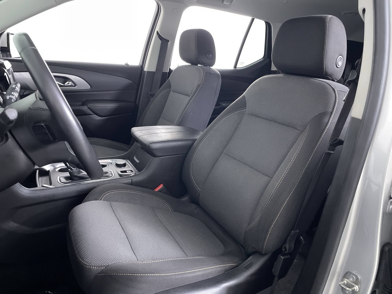 Used 2019 Chevrolet Traverse LT FWD image 12