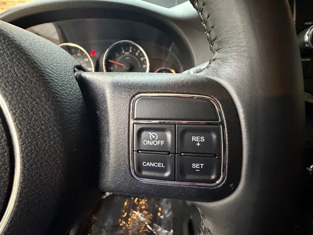 Used 2016 Jeep Wrangler Unlimited Sport w/ Connectivity Group AWD/4WD image 33