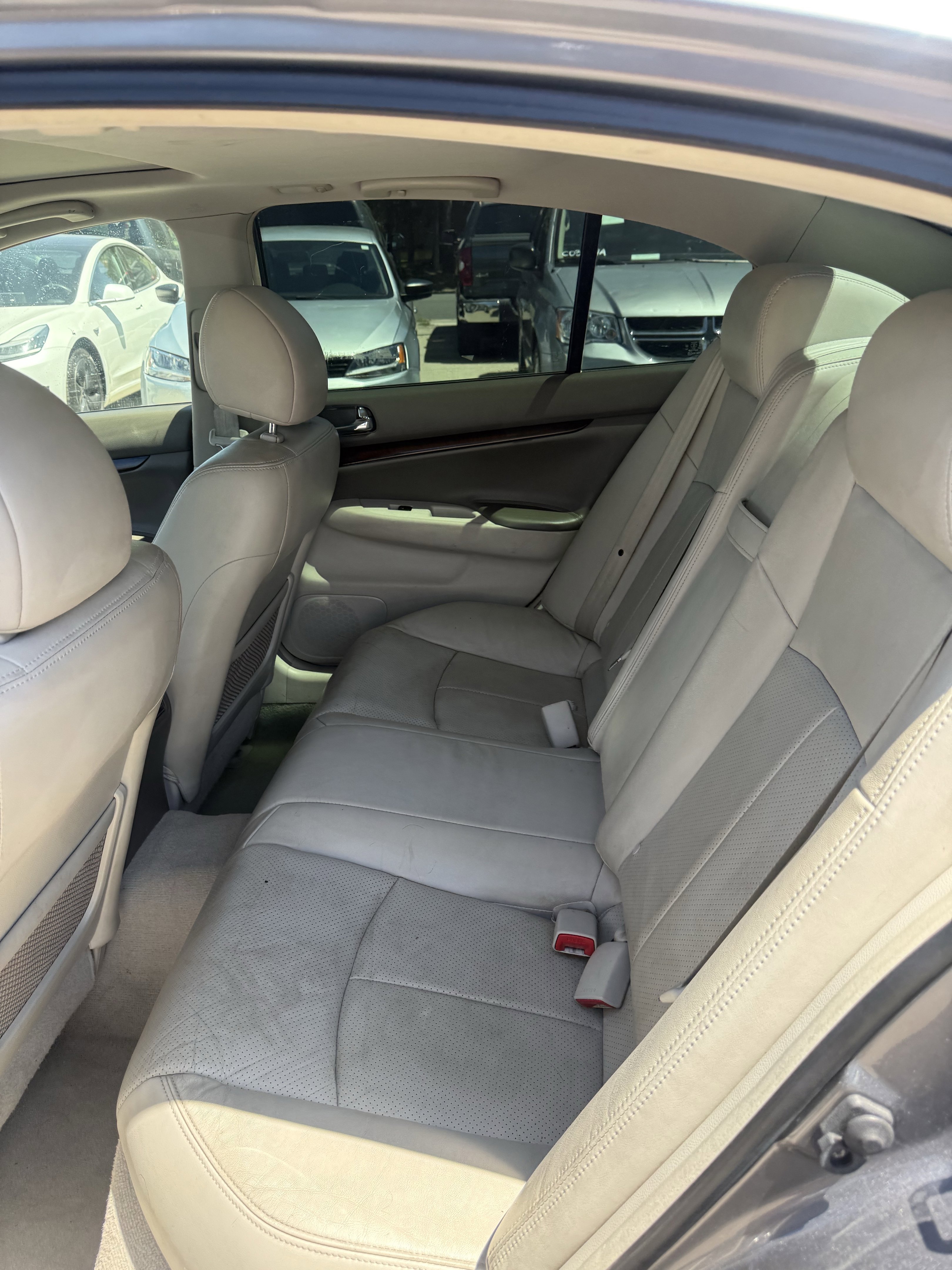 Used 2012 INFINITI G37 x Sedan w/ Premium Pkg AWD/4WD image 11