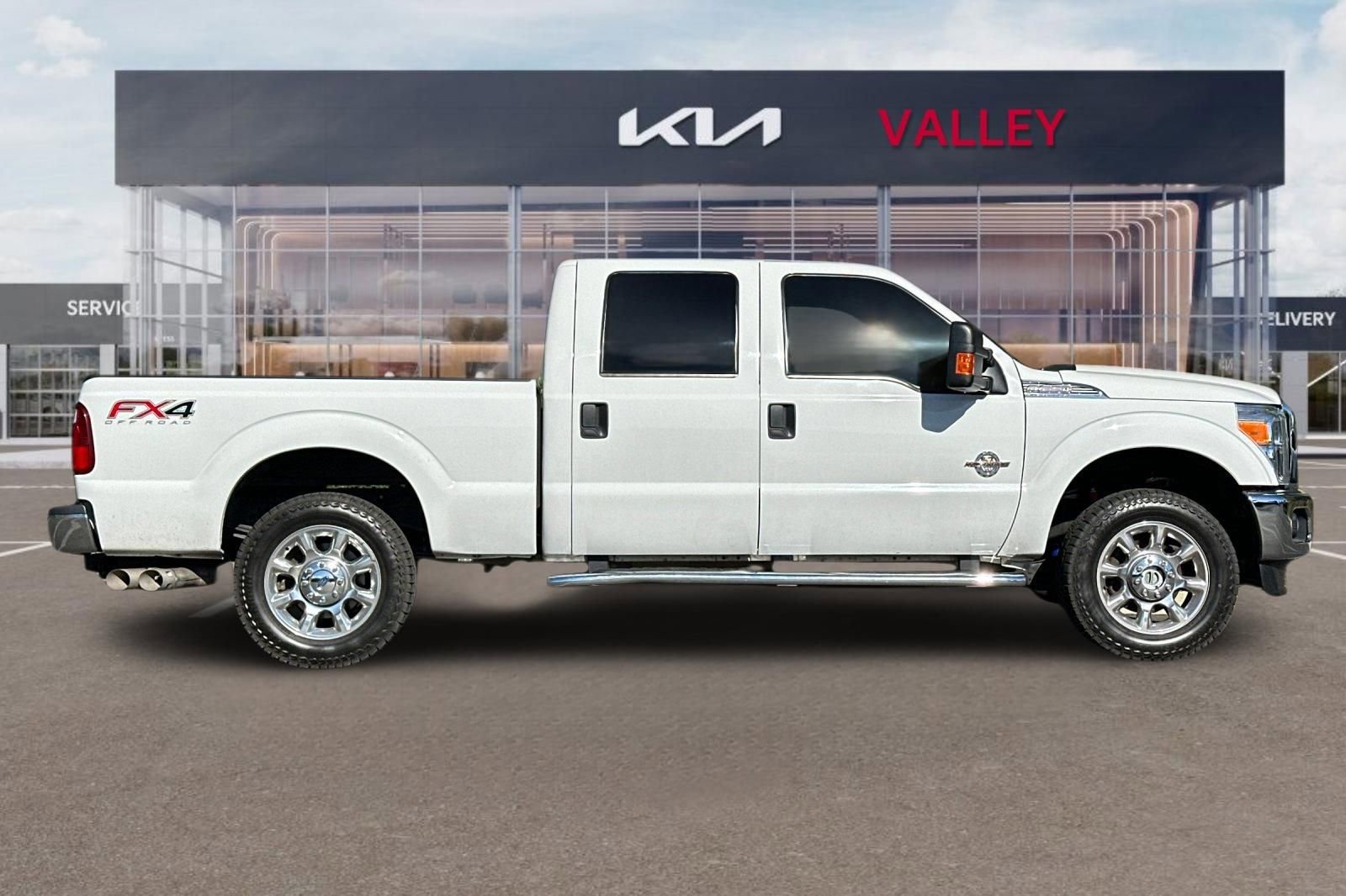 Used 2015 Ford F250 XLT w/ XLT Value Package AWD/4WD image 3