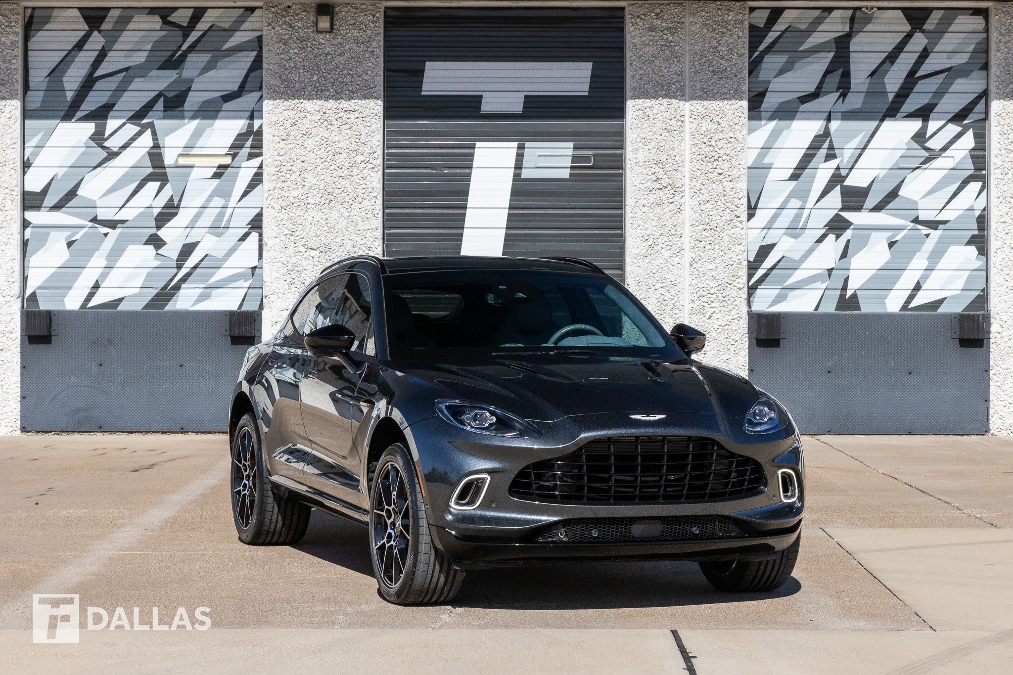 Used 2021 Aston Martin DBX image 1
