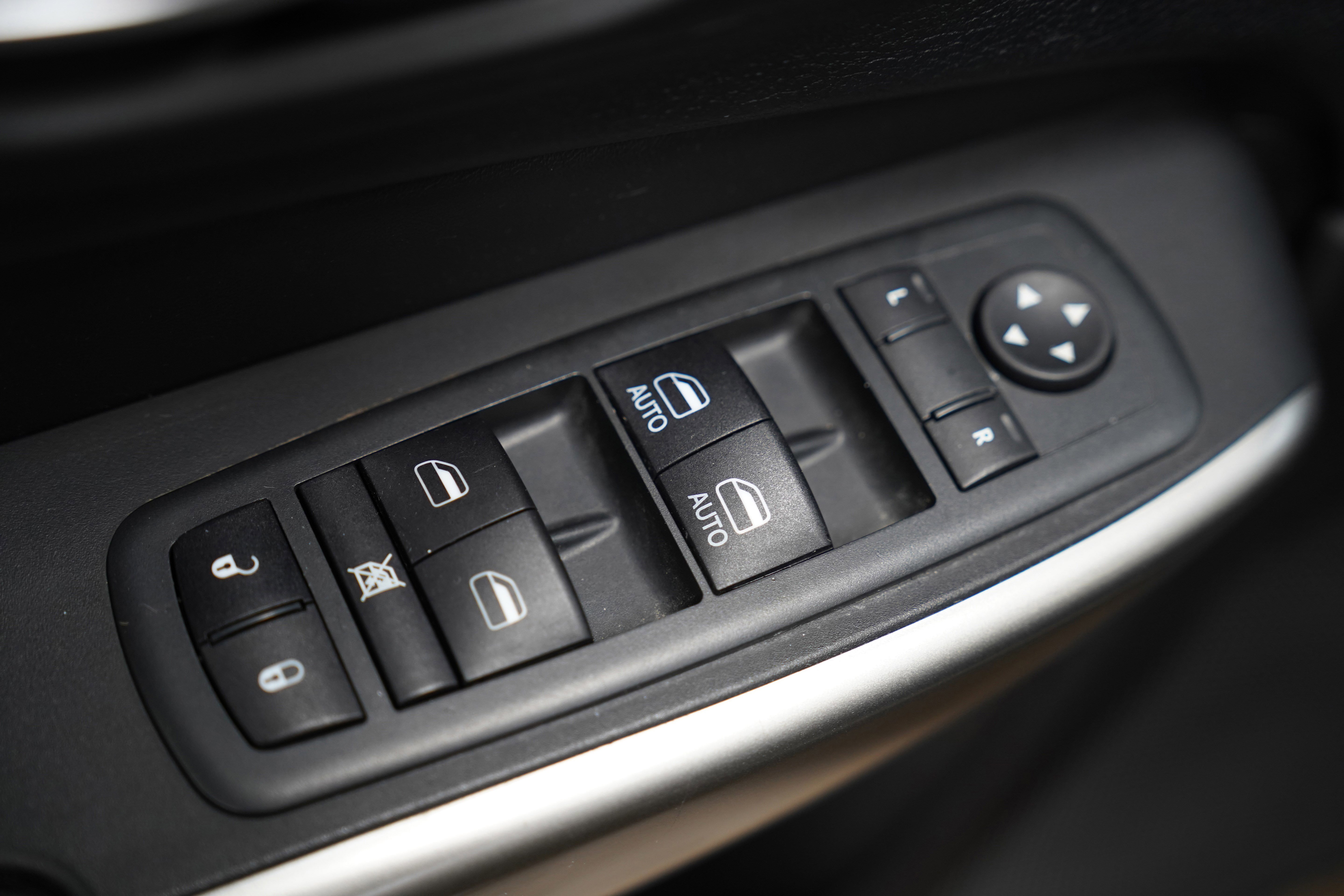 Used 2021 Jeep Cherokee Latitude Lux 80th Anniv w/ Quick Order Package 26U 80TH AWD/4WD image 17