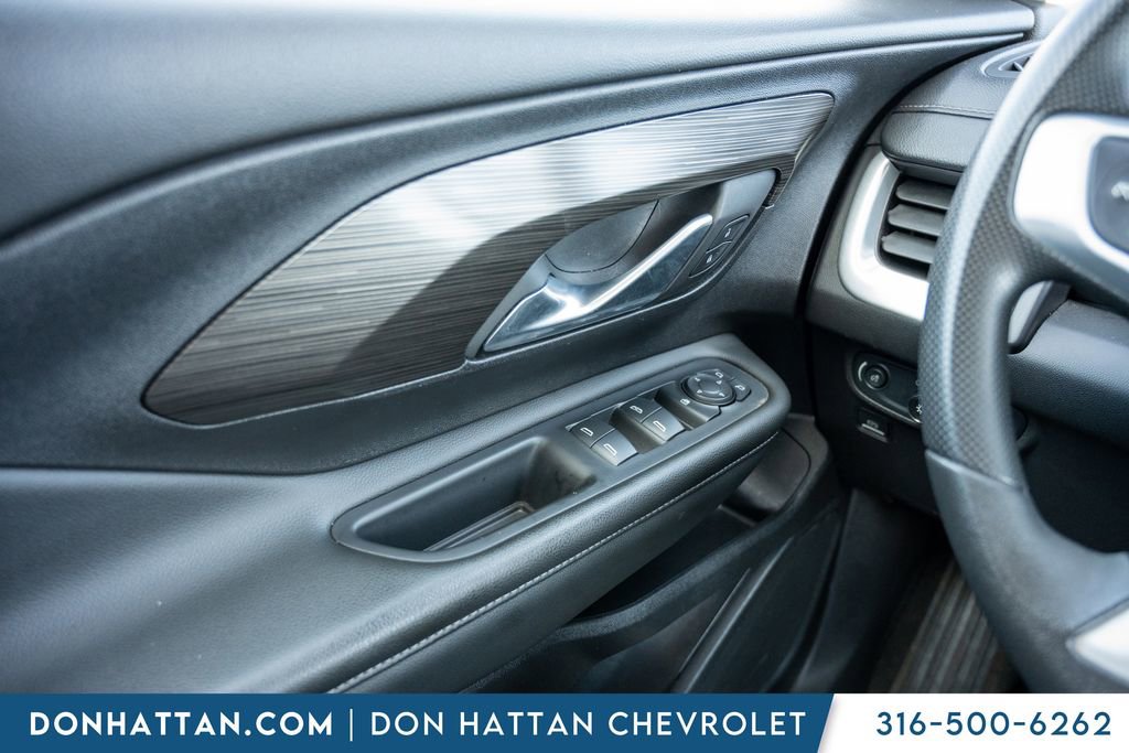 Used 2024 GMC Terrain SLE image 17