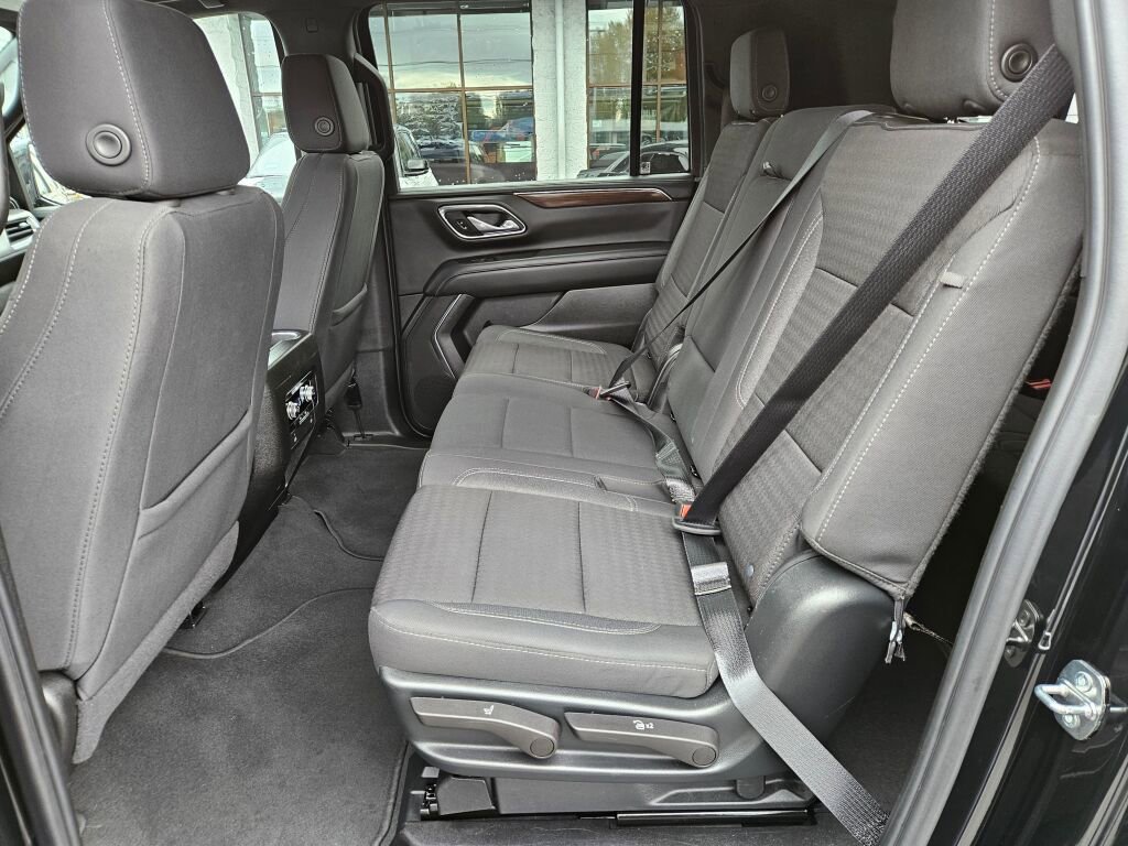 Used 2024 GMC Yukon XL SLE image 14