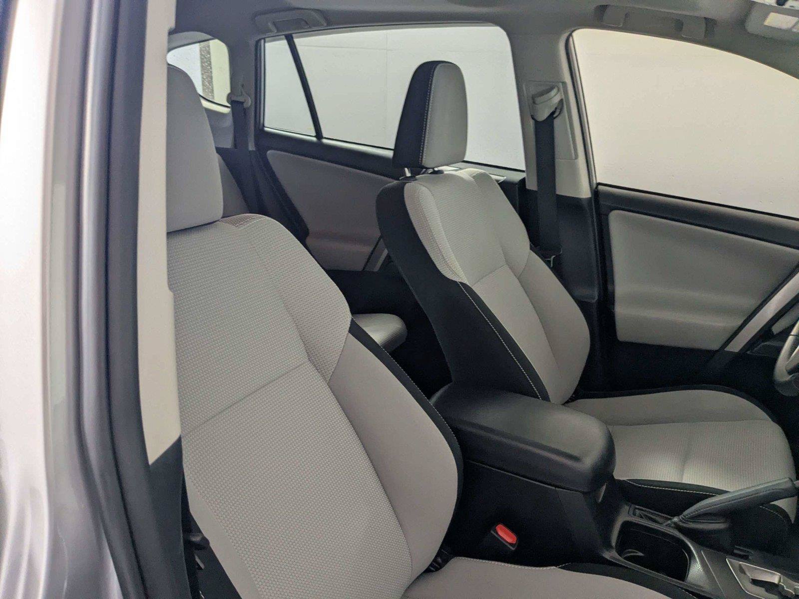 Used 2018 Toyota RAV4 XLE FWD image 36