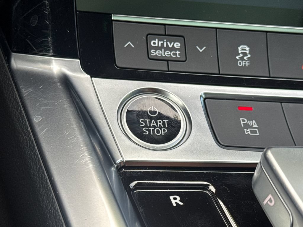 Used 2024 Audi Q8 e-tron Premium Plus AWD/4WD image 28