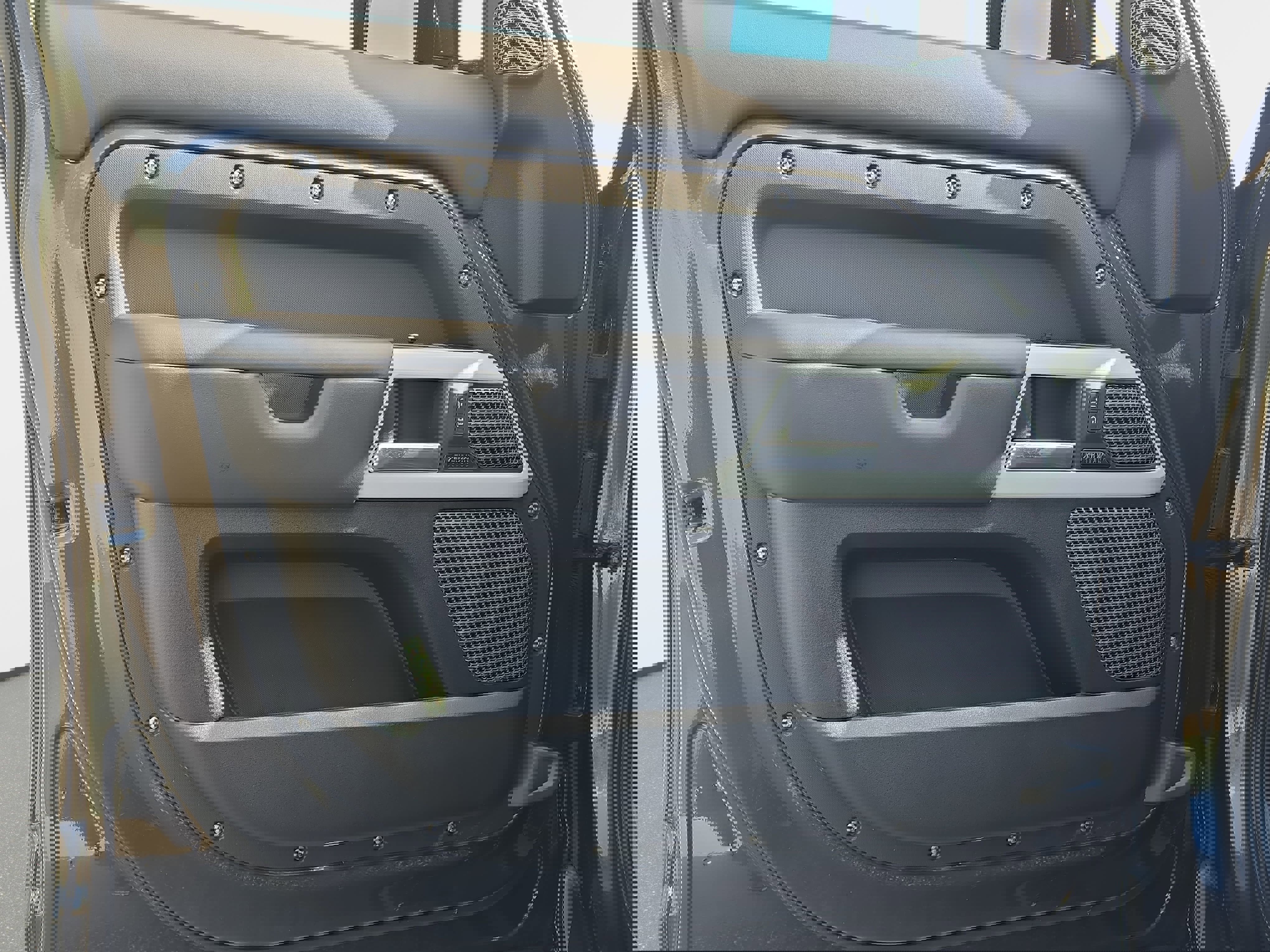 Certified 2022 Land Rover Defender 110 X-Dynamic HSE image 25