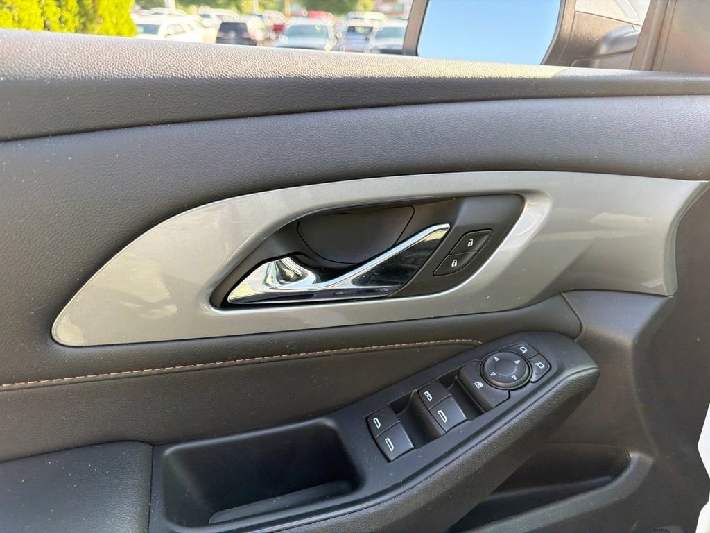 Used 2021 Chevrolet Traverse LT AWD/4WD image 15