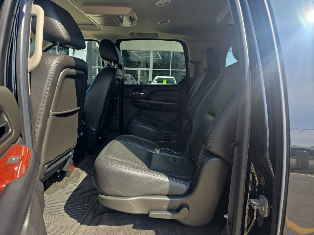 Used 2014 Cadillac Escalade ESV Premium image 13