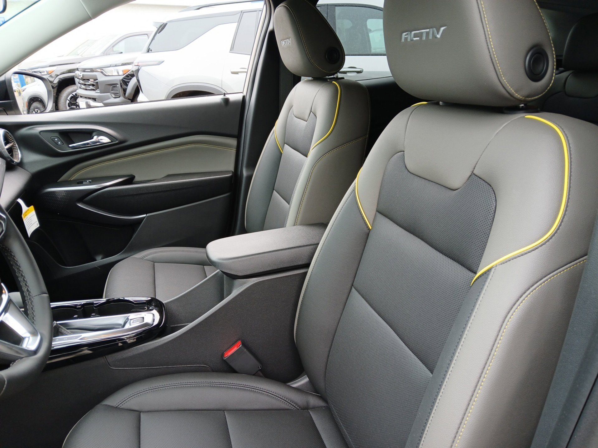New 2026 Chevrolet Trax ACTIV w/ Sunroof Package FWD image 19