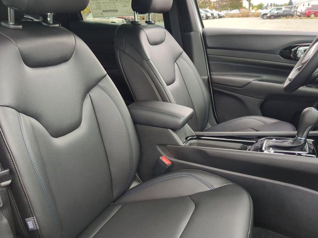 New 2026 Jeep Compass Limited image 8