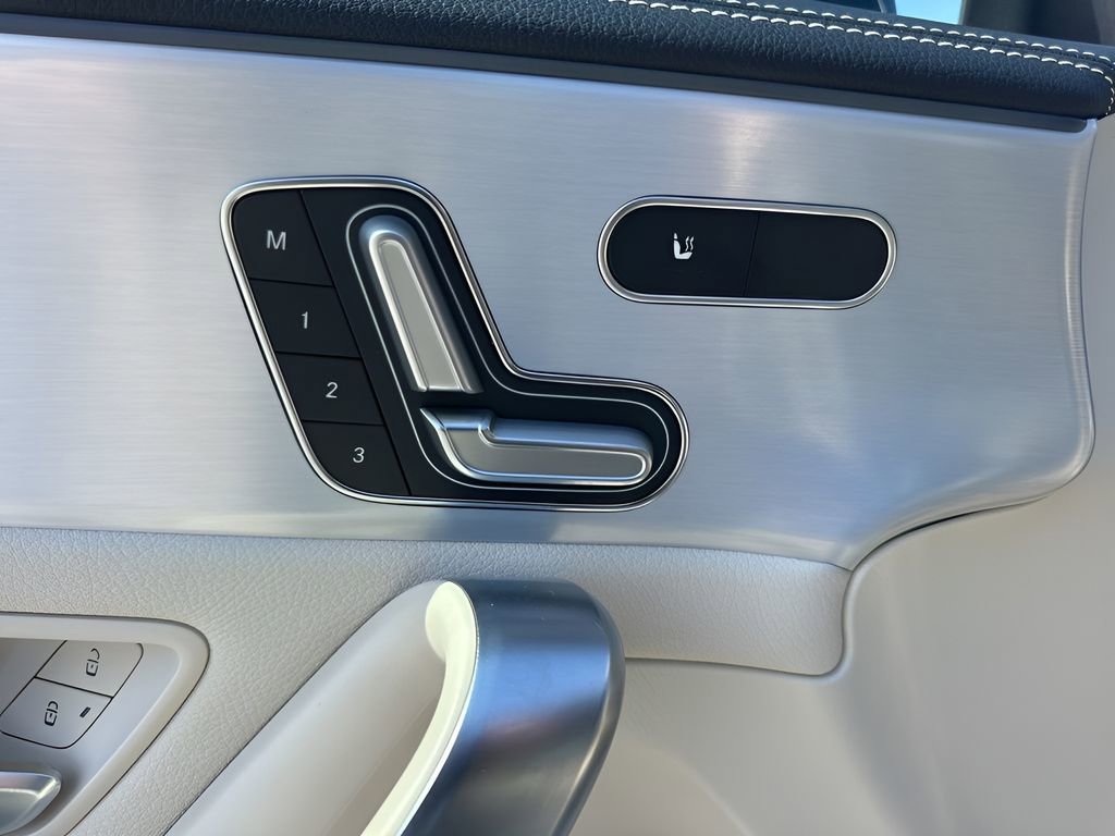 Used 2023 Mercedes-Benz CLA 250 4MATIC image 26