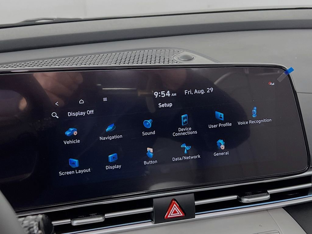 New 2025 Hyundai Elantra Limited image 13