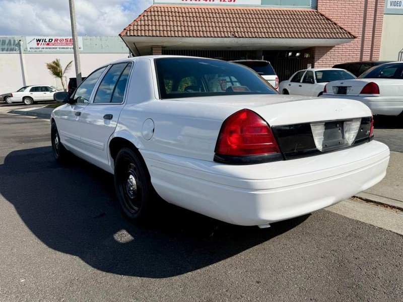 Used 2009 Ford Crown Victoria Police Interceptor image 4