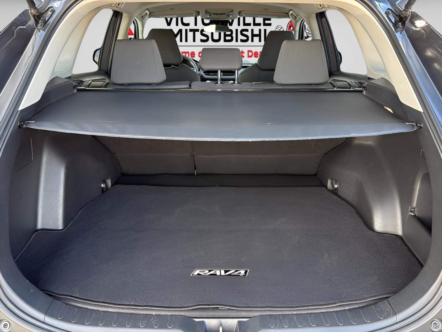 Used 2024 Toyota RAV4 XLE FWD image 28