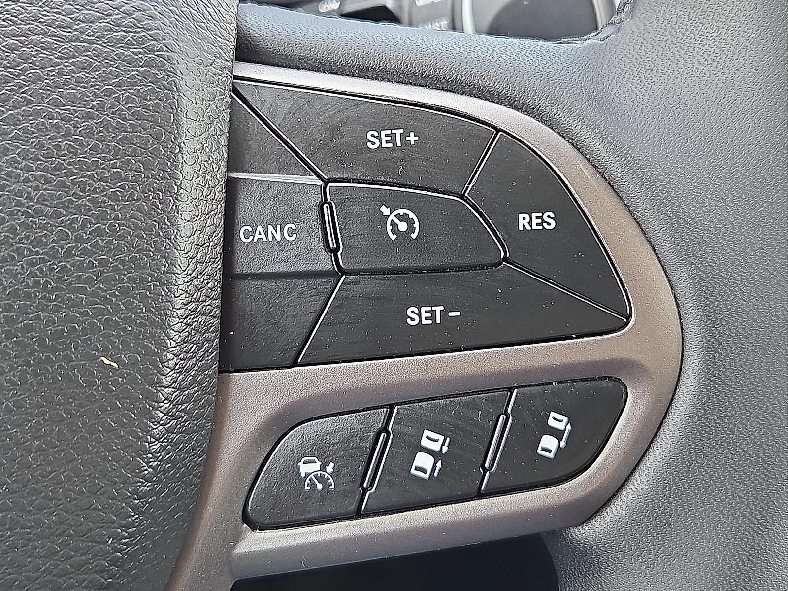 Used 2022 Jeep Cherokee Limited AWD/4WD image 20