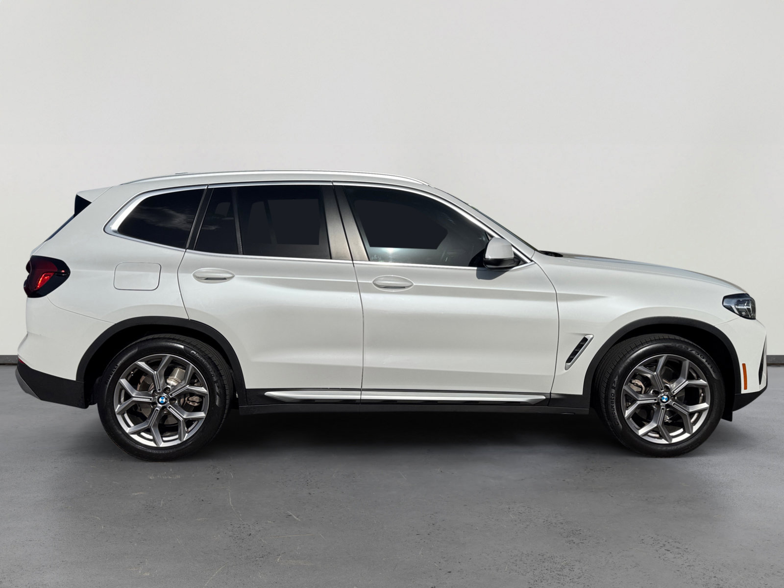 Used 2022 BMW X3 sDrive30i w/ Premium Package 2 RWD image 6