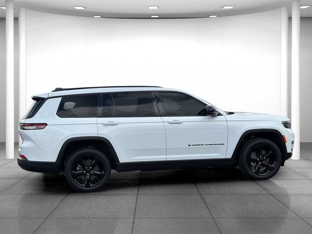 Used 2025 Jeep Grand Cherokee L Limited w/ Luxury Tech Group II AWD/4WD image 8