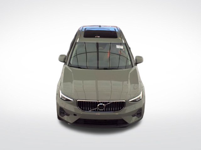 Used 2024 Volvo XC40 B5 Plus AWD/4WD image 3