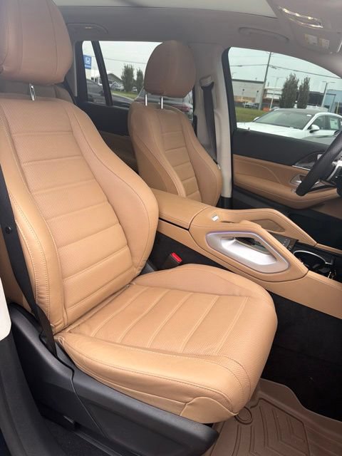 Used 2024 Mercedes-Benz GLS 450 4MATIC w/ AMG Line Exterior image 4