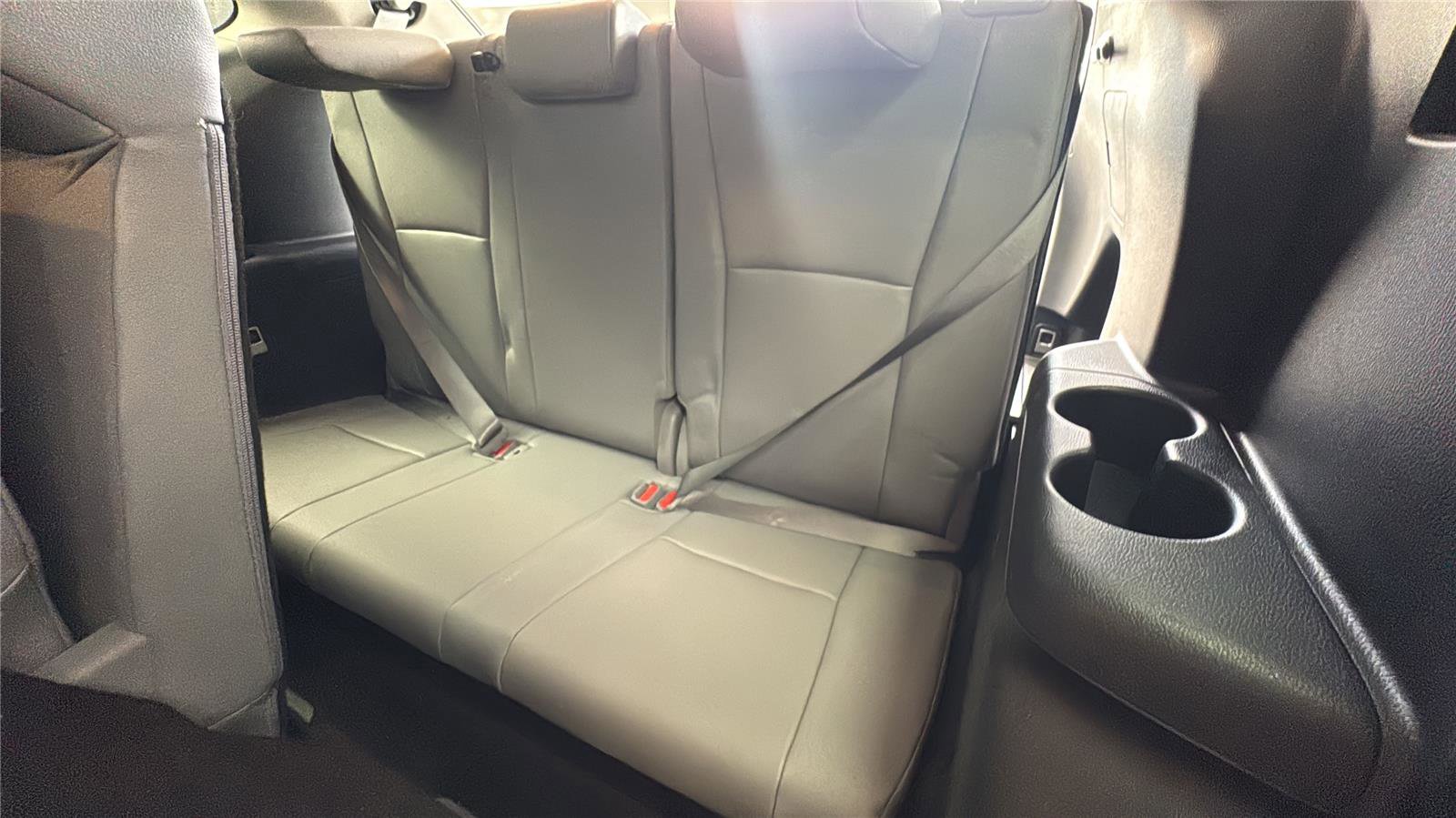 Used 2020 Toyota Highlander XLE FWD image 12