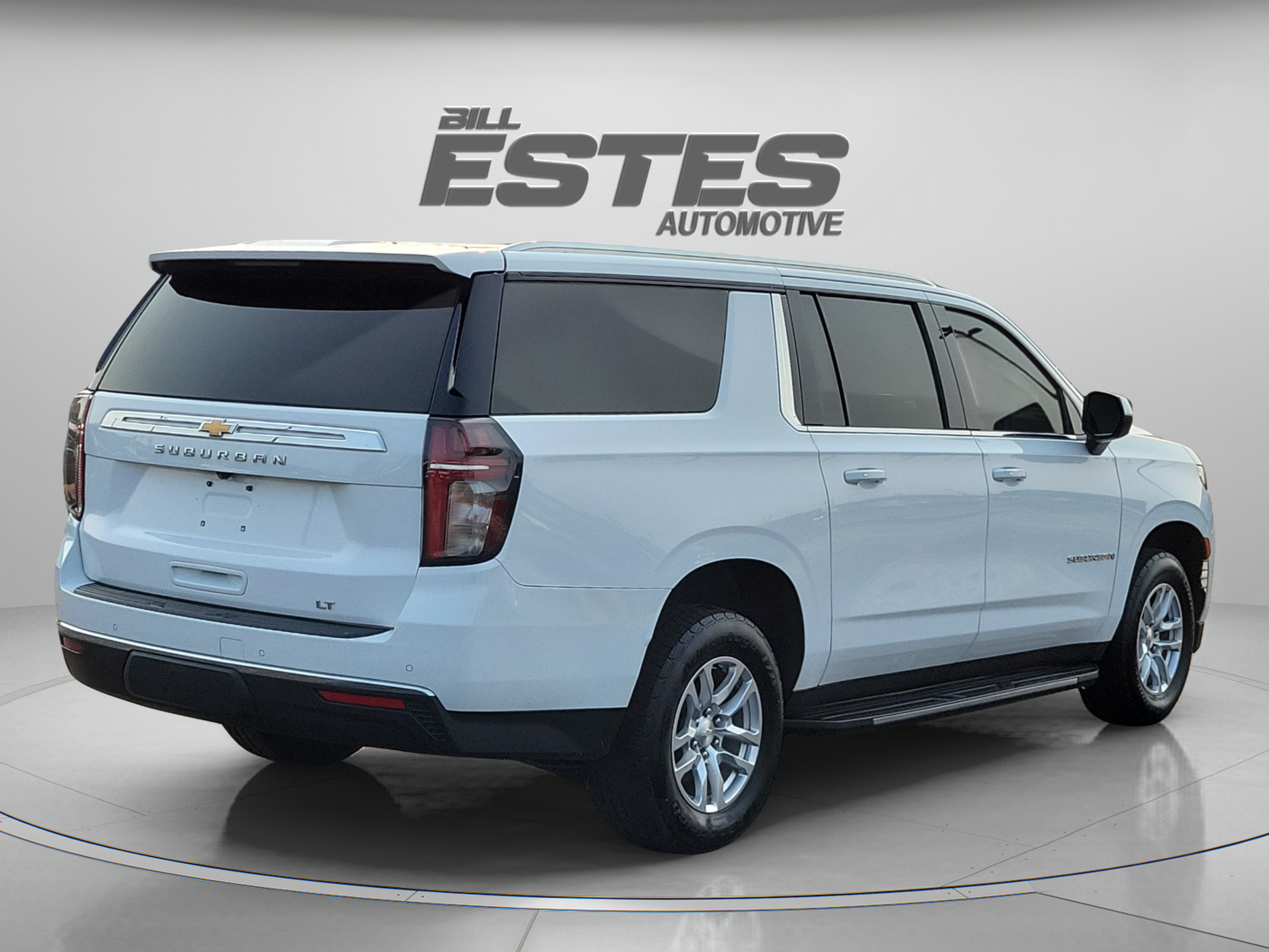 Used 2021 Chevrolet Suburban LT RWD image 4
