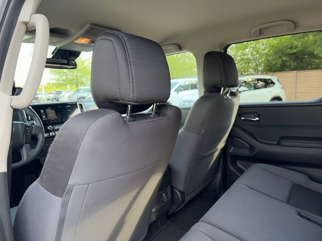 Used 2025 Nissan Frontier SV w/ SV Convenience Package image 24