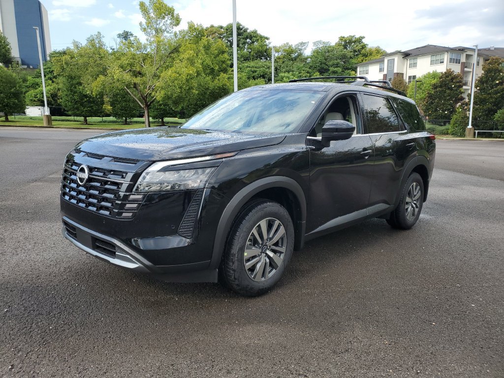 New 2026 Nissan Pathfinder SL FWD image 2
