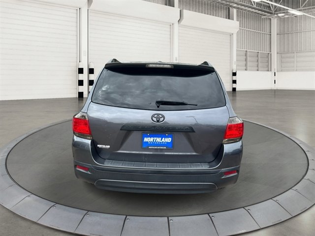 Used 2012 Toyota Highlander Limited w/ Tow Pkg AWD/4WD image 3