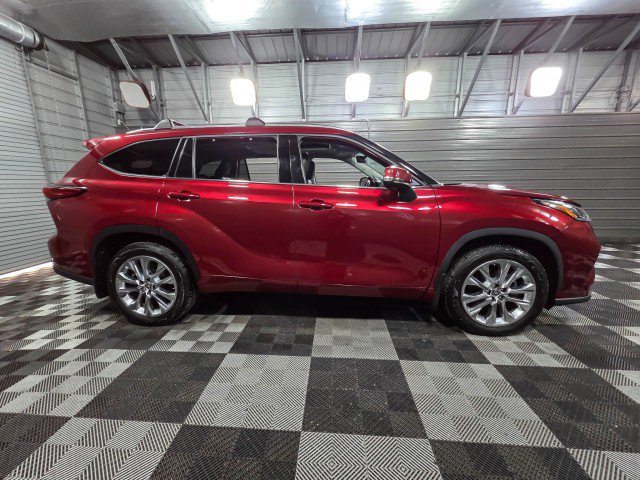 Used 2020 Toyota Highlander Limited image 9