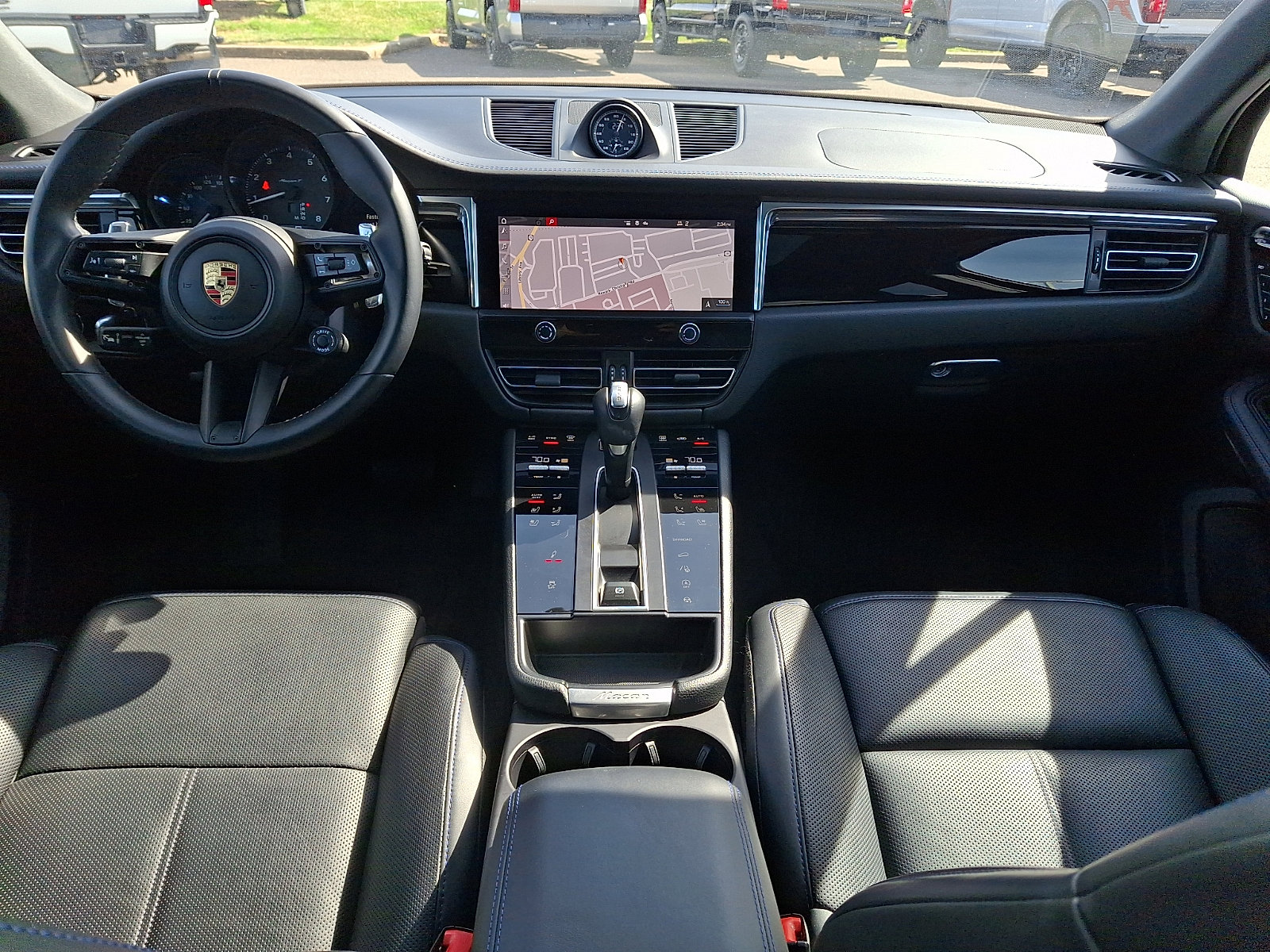 Used 2024 Porsche Macan Turbo image 15