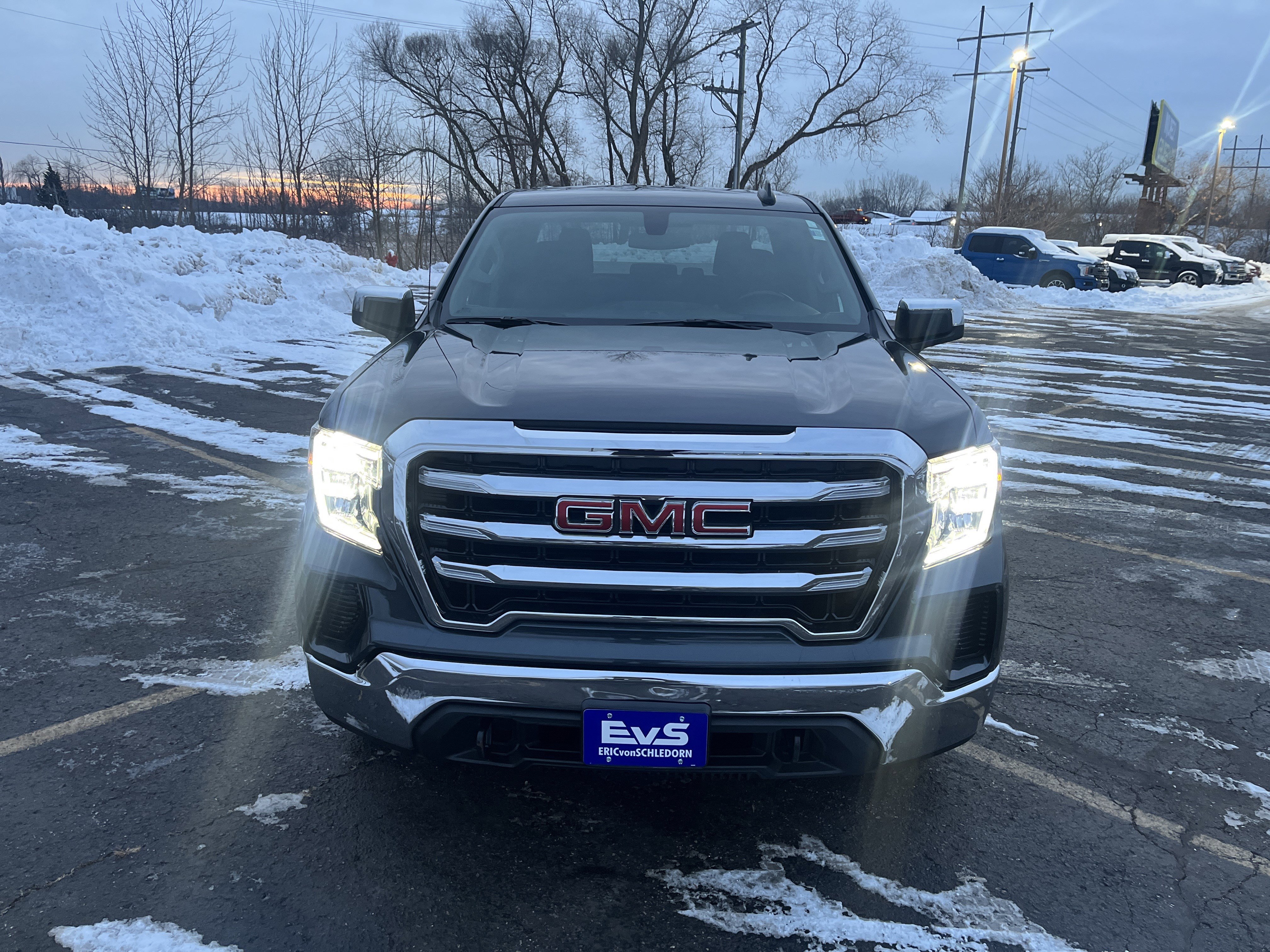 Used 2022 GMC Sierra 1500 SLE w/ X31 Off-Road Package image 2