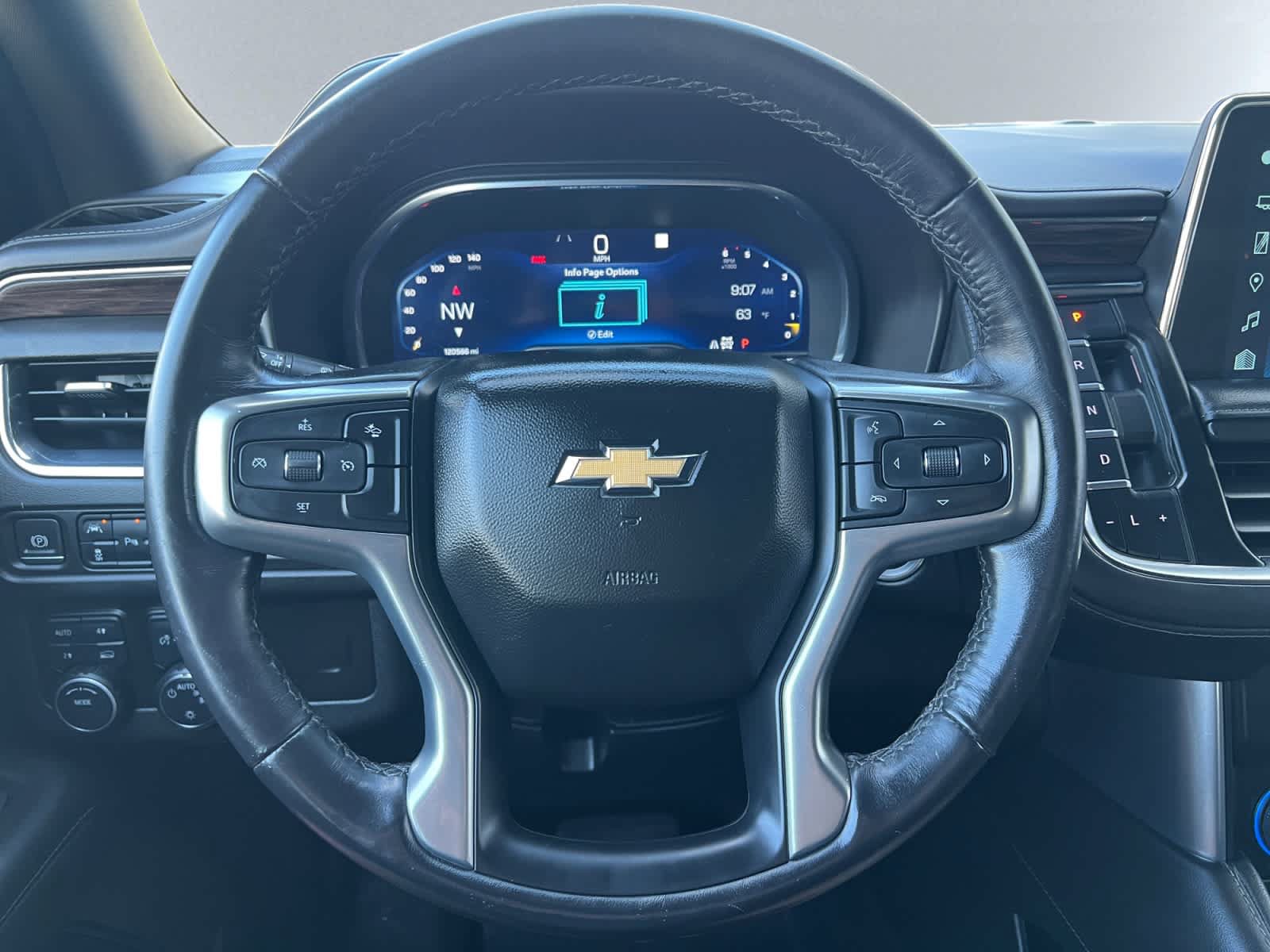 Used 2023 Chevrolet Suburban LT AWD/4WD image 17