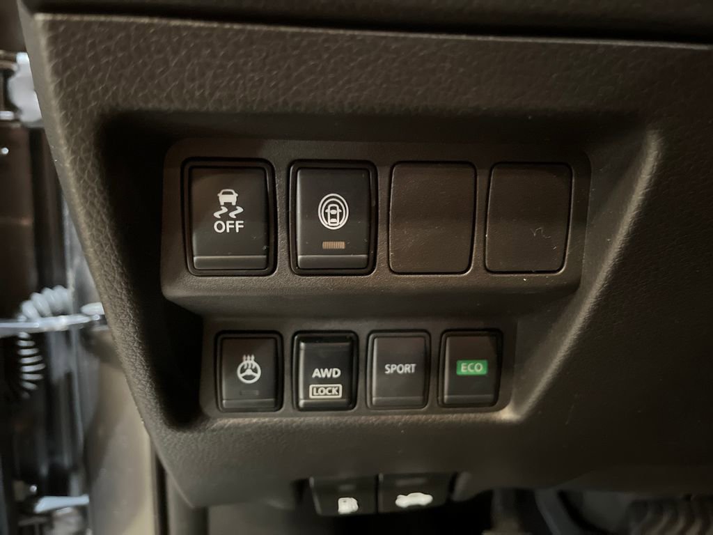 Used 2021 Nissan Rogue Sport SV image 30