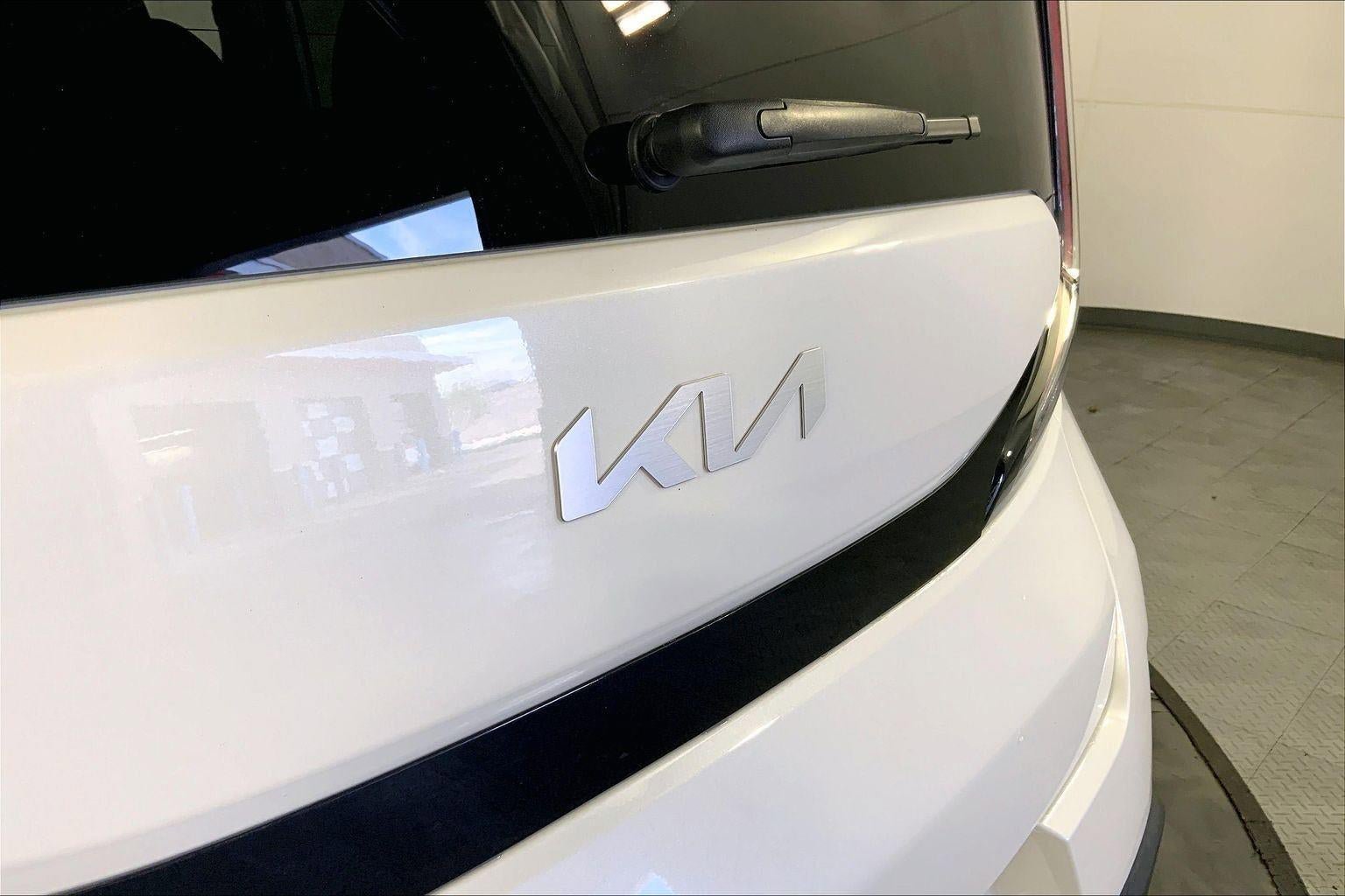 Used 2025 Kia Soul LX FWD image 29