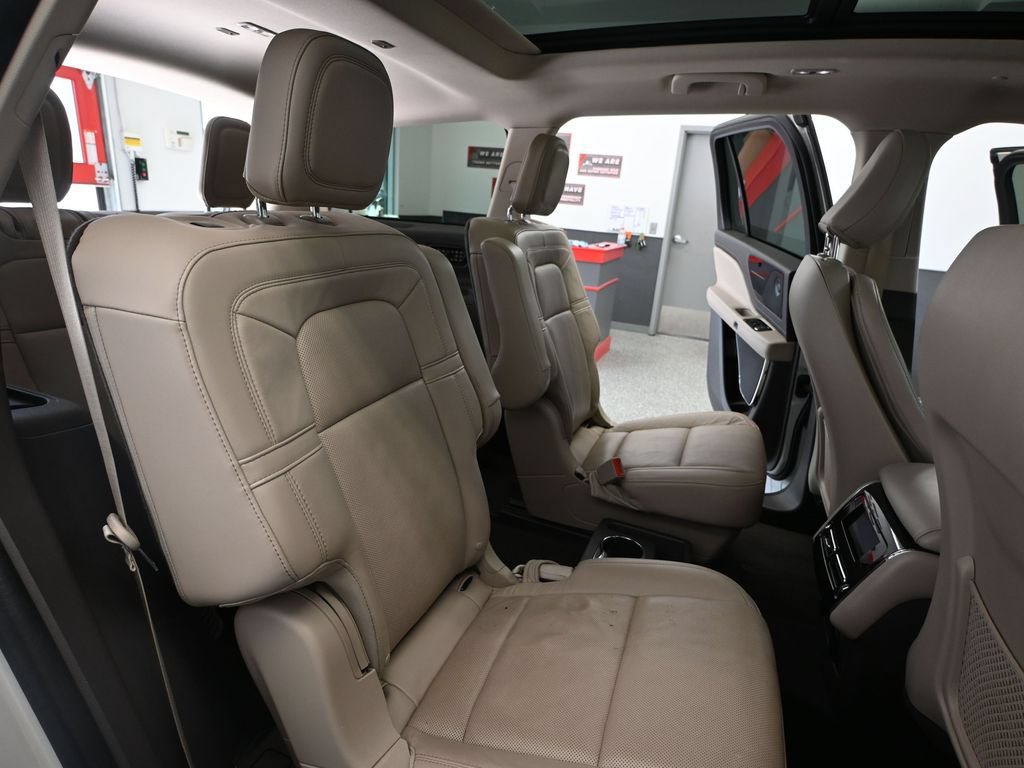 Used 2023 Lincoln Aviator Reserve AWD/4WD image 46