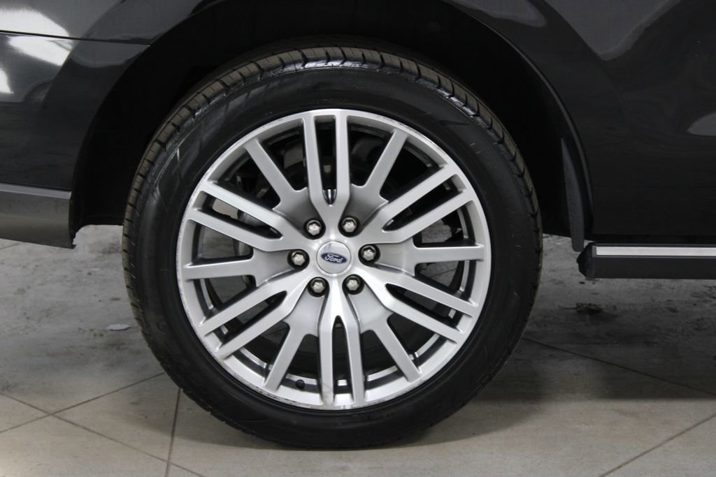 Used 2024 Ford Expedition Limited image 14