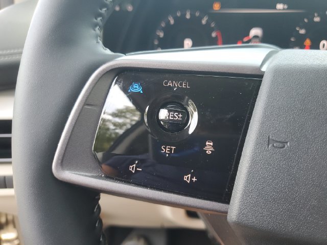 Certified 2025 Nissan Murano SL w/ Cargo Package AWD/4WD image 16
