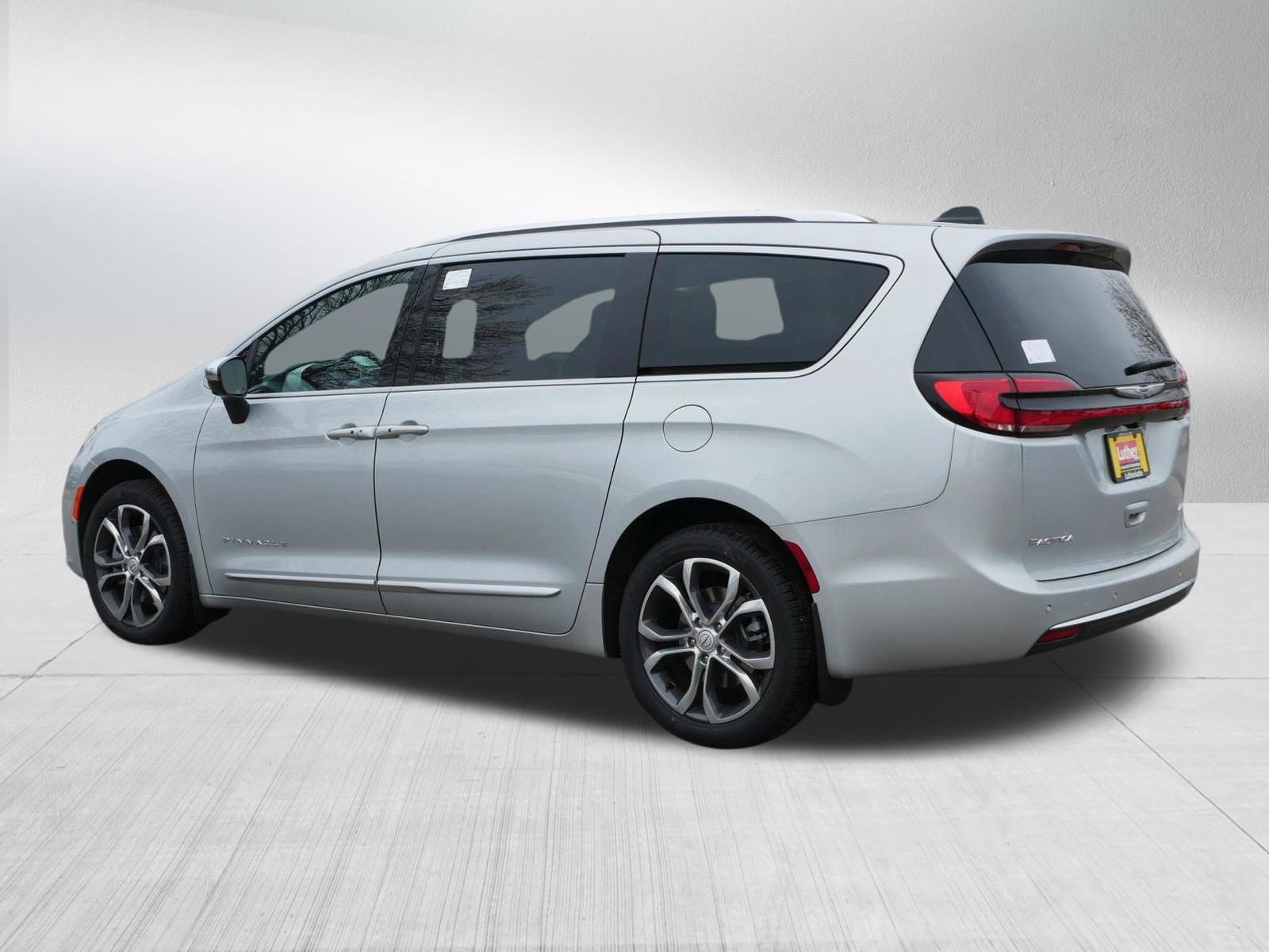 New 2026 Chrysler Pacifica Pinnacle AWD/4WD image 5
