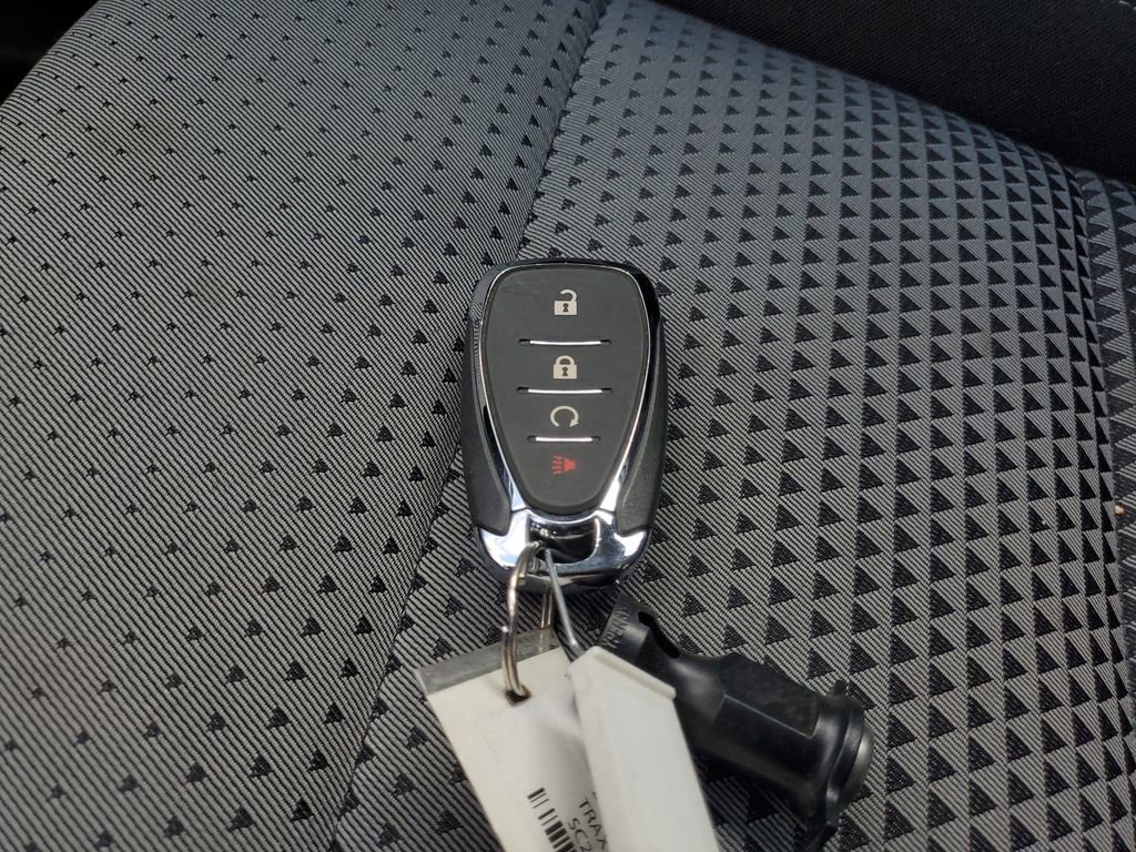 Used 2025 Chevrolet Trax LT image 28