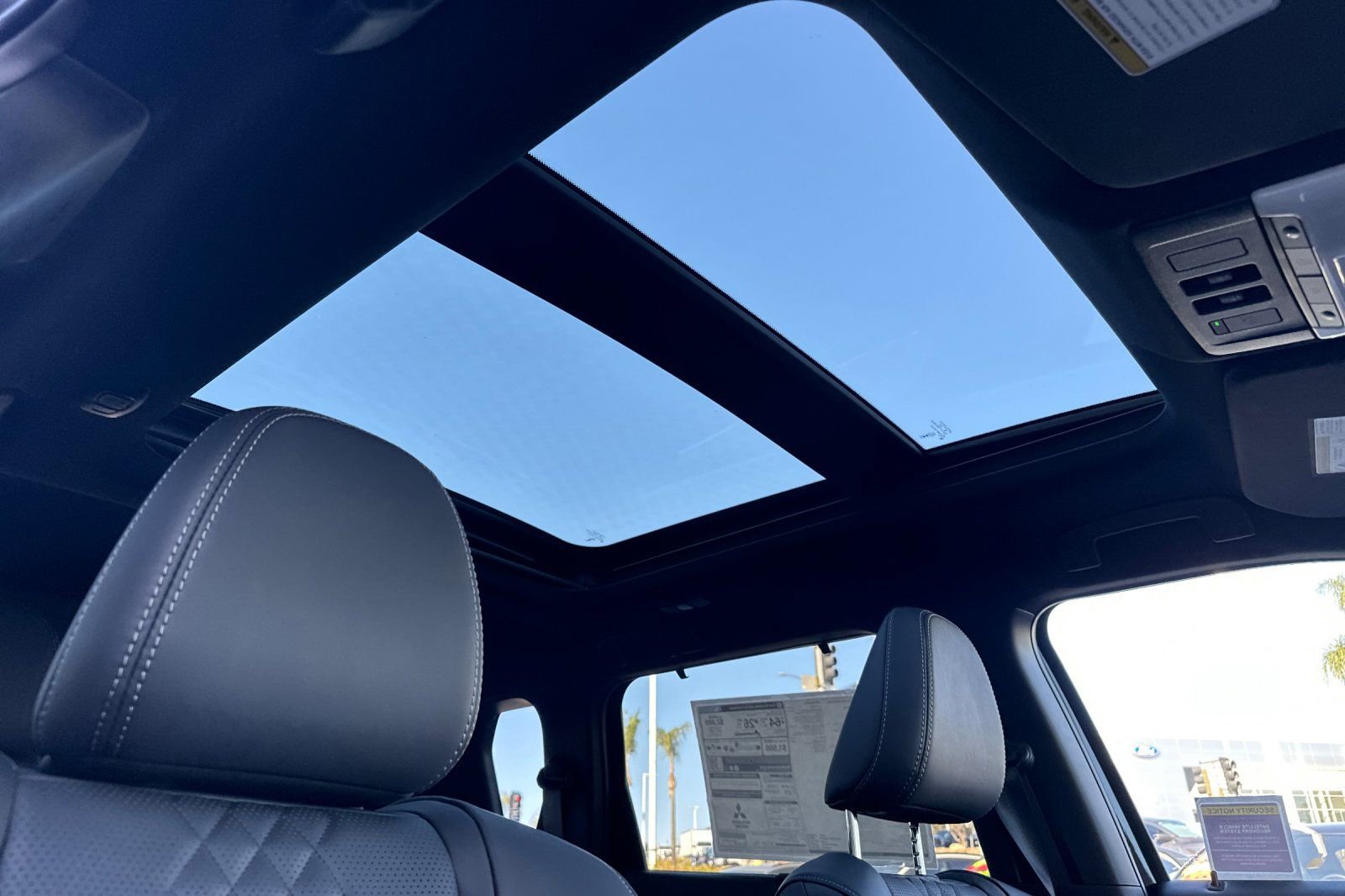 New 2025 Mitsubishi Outlander SEL image 16