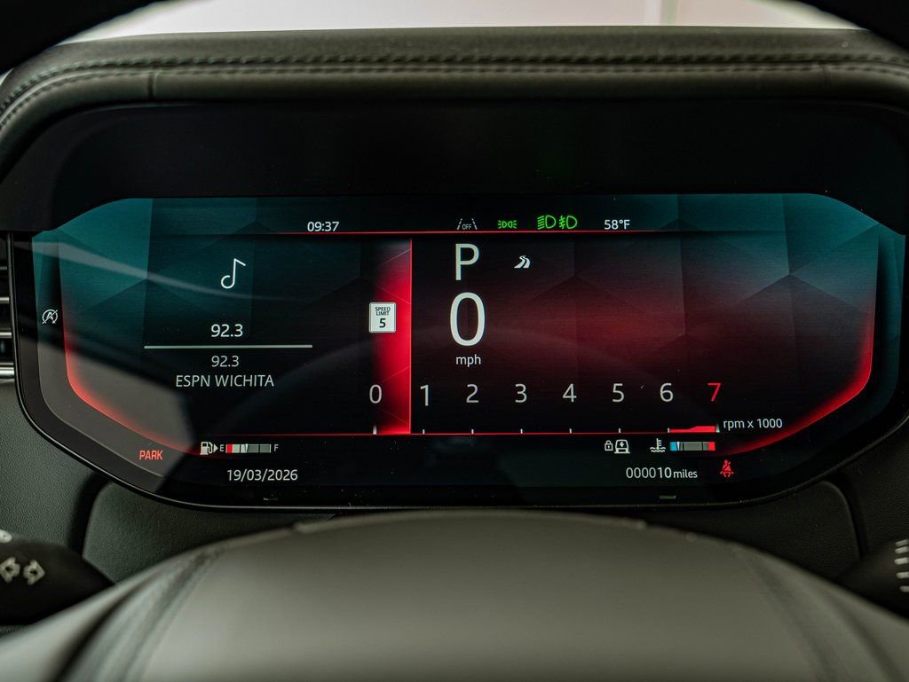 New 2026 Land Rover Range Rover SE image 24